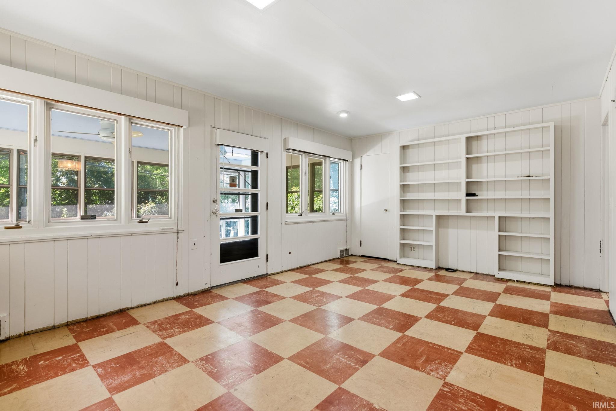 1105 White Oak Drive