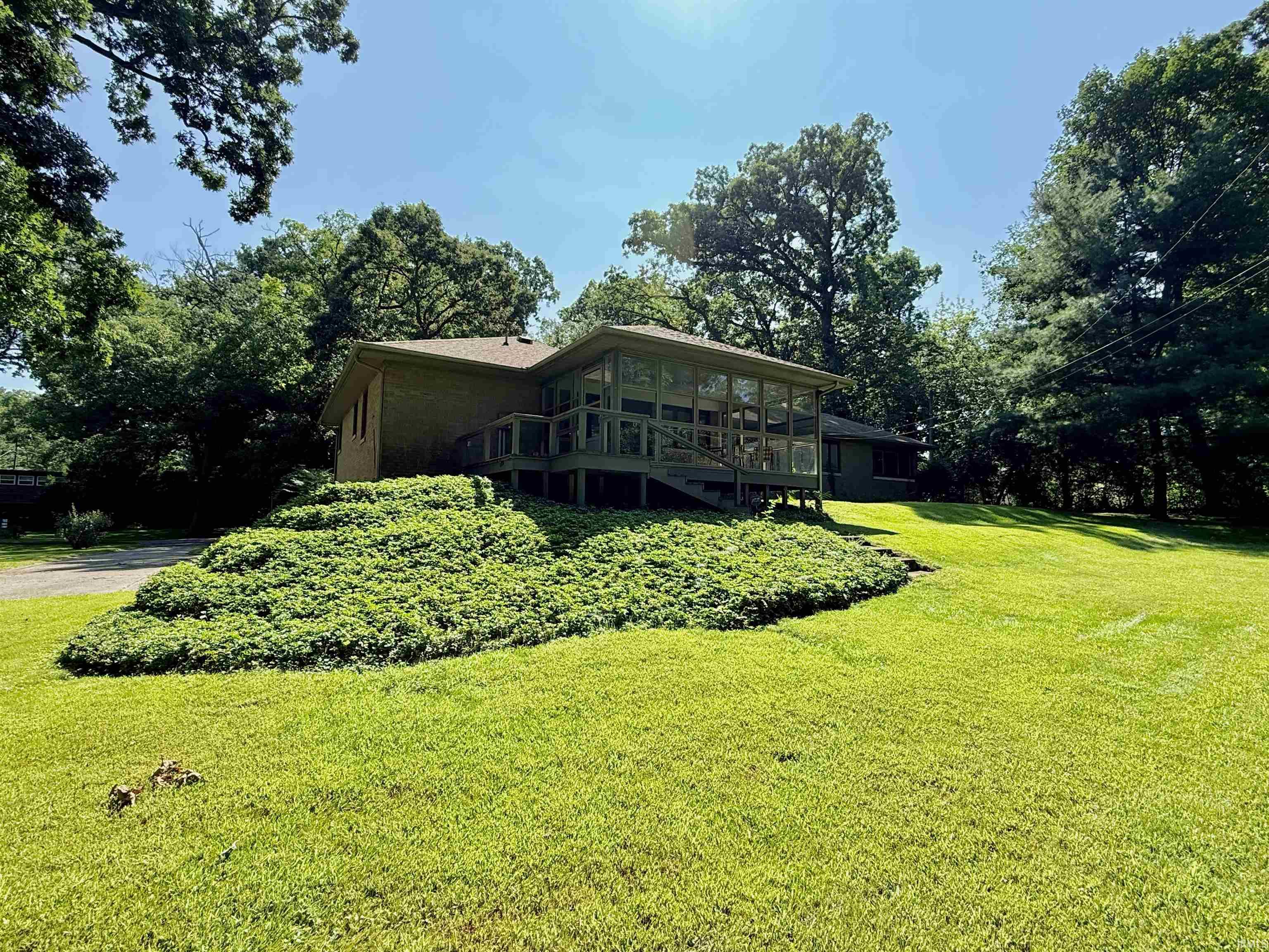 1105 White Oak Drive