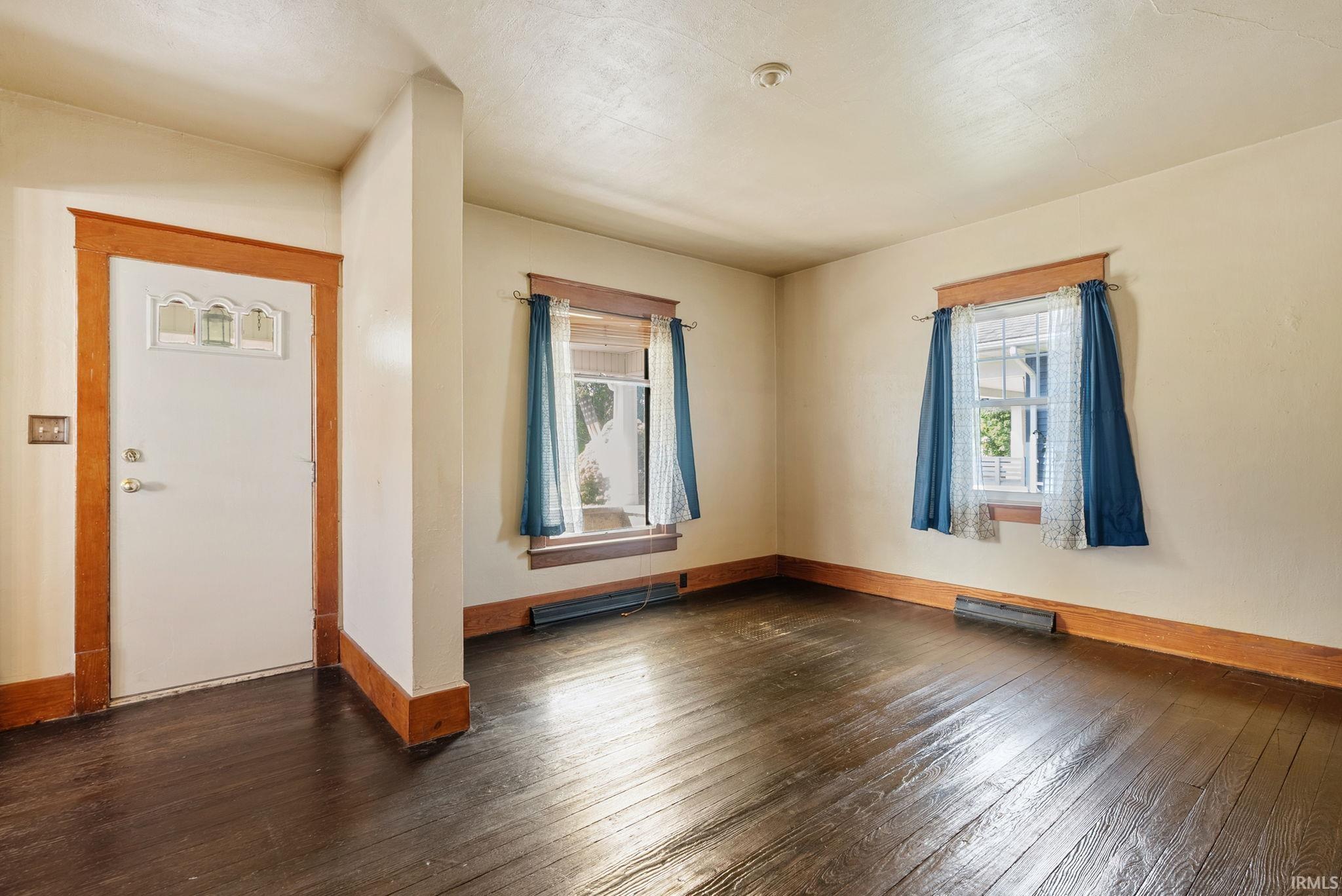 933 E Main Street