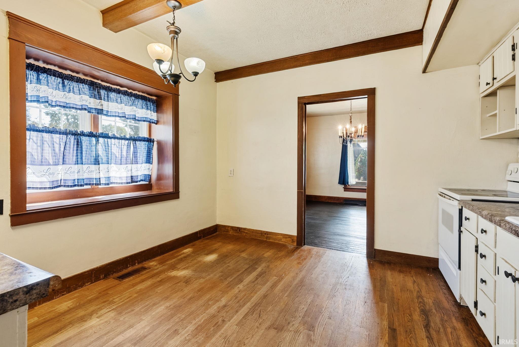 933 E Main Street