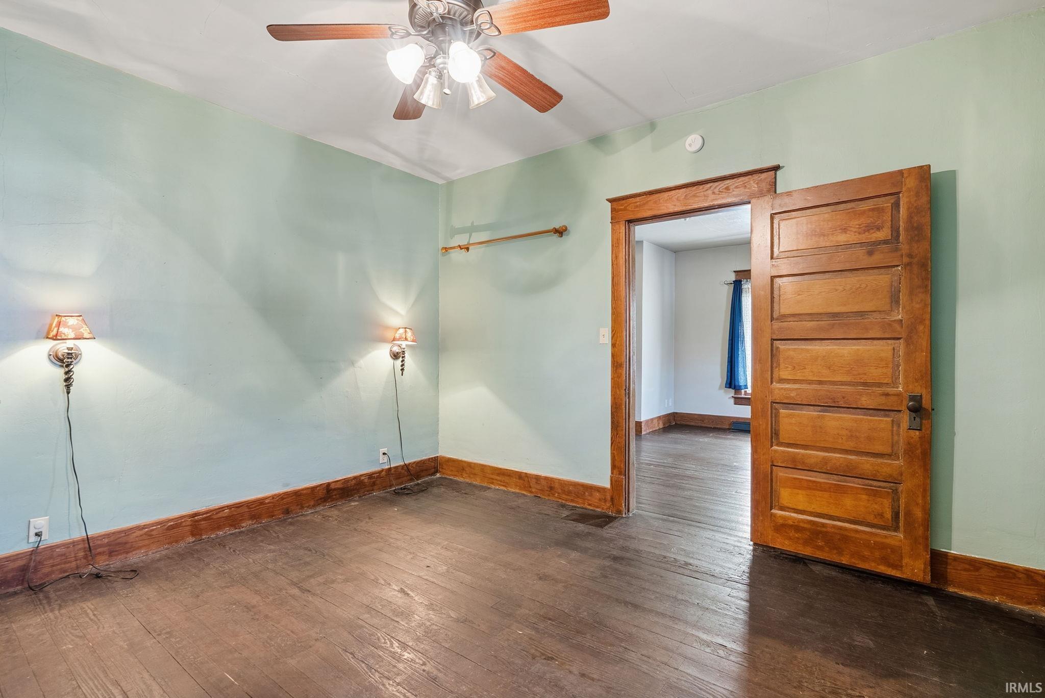 933 E Main Street