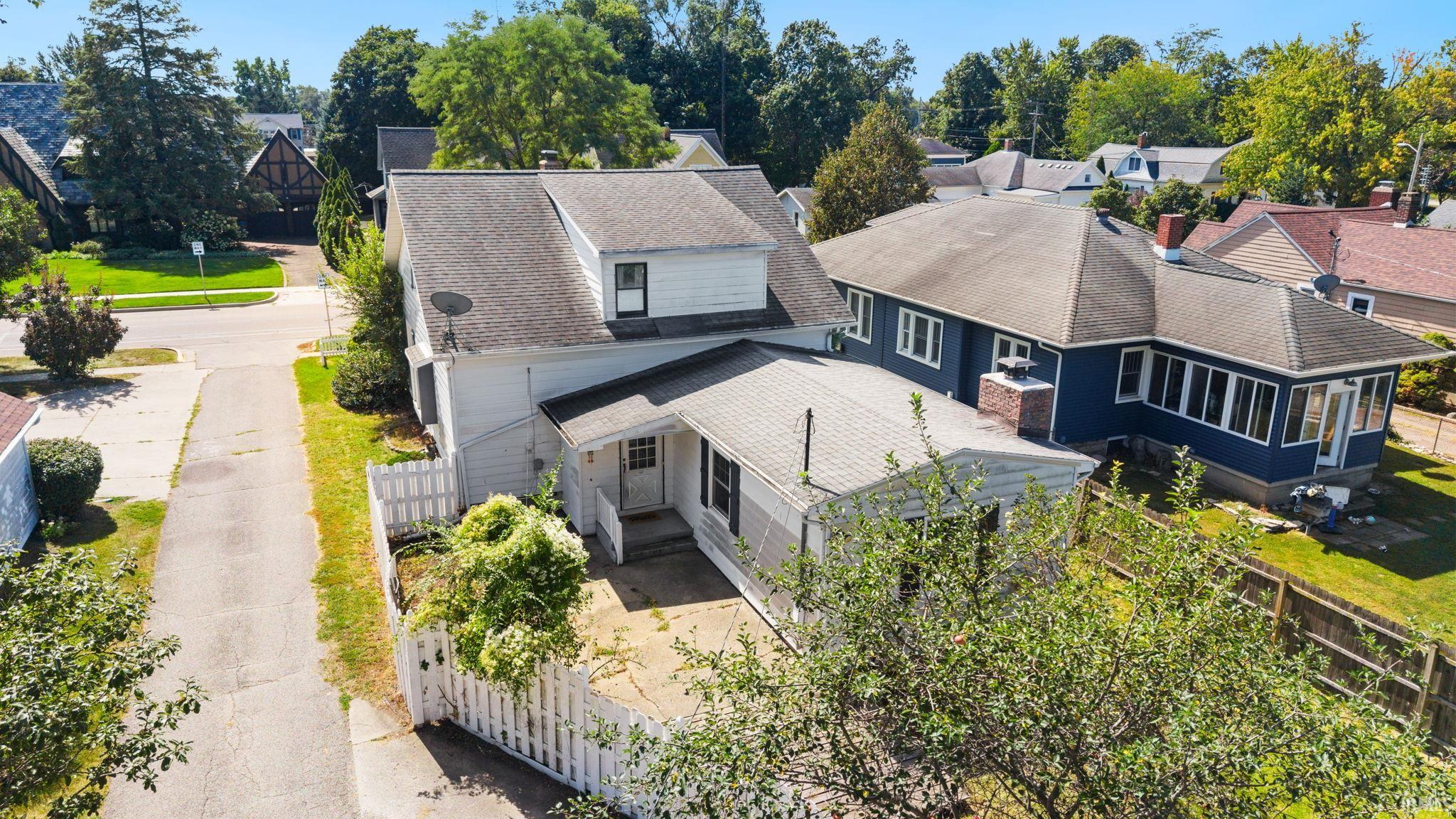 933 E Main Street