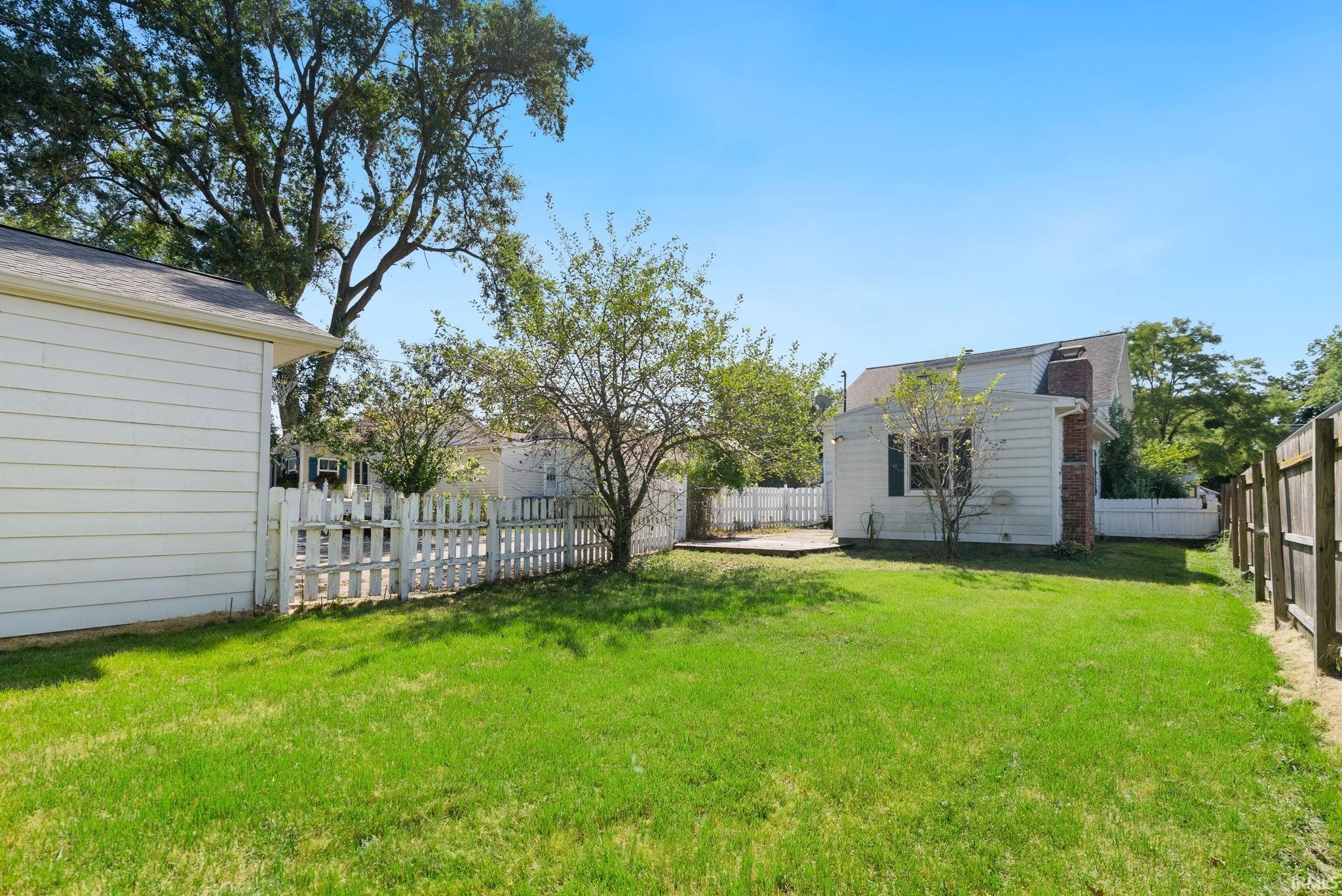 933 E Main Street