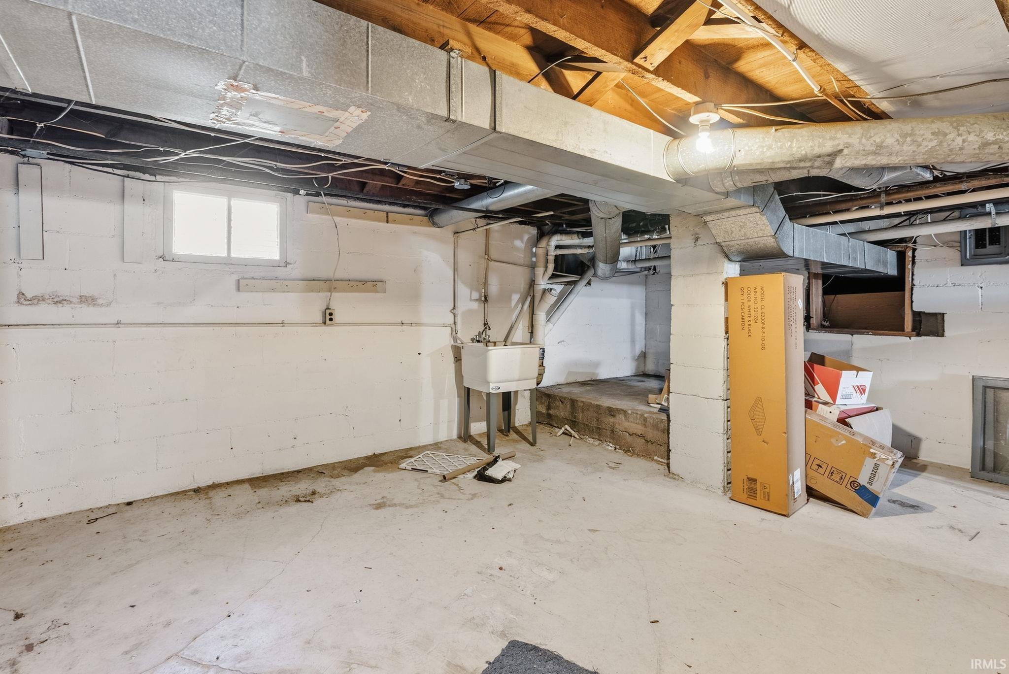 933 E Main Street