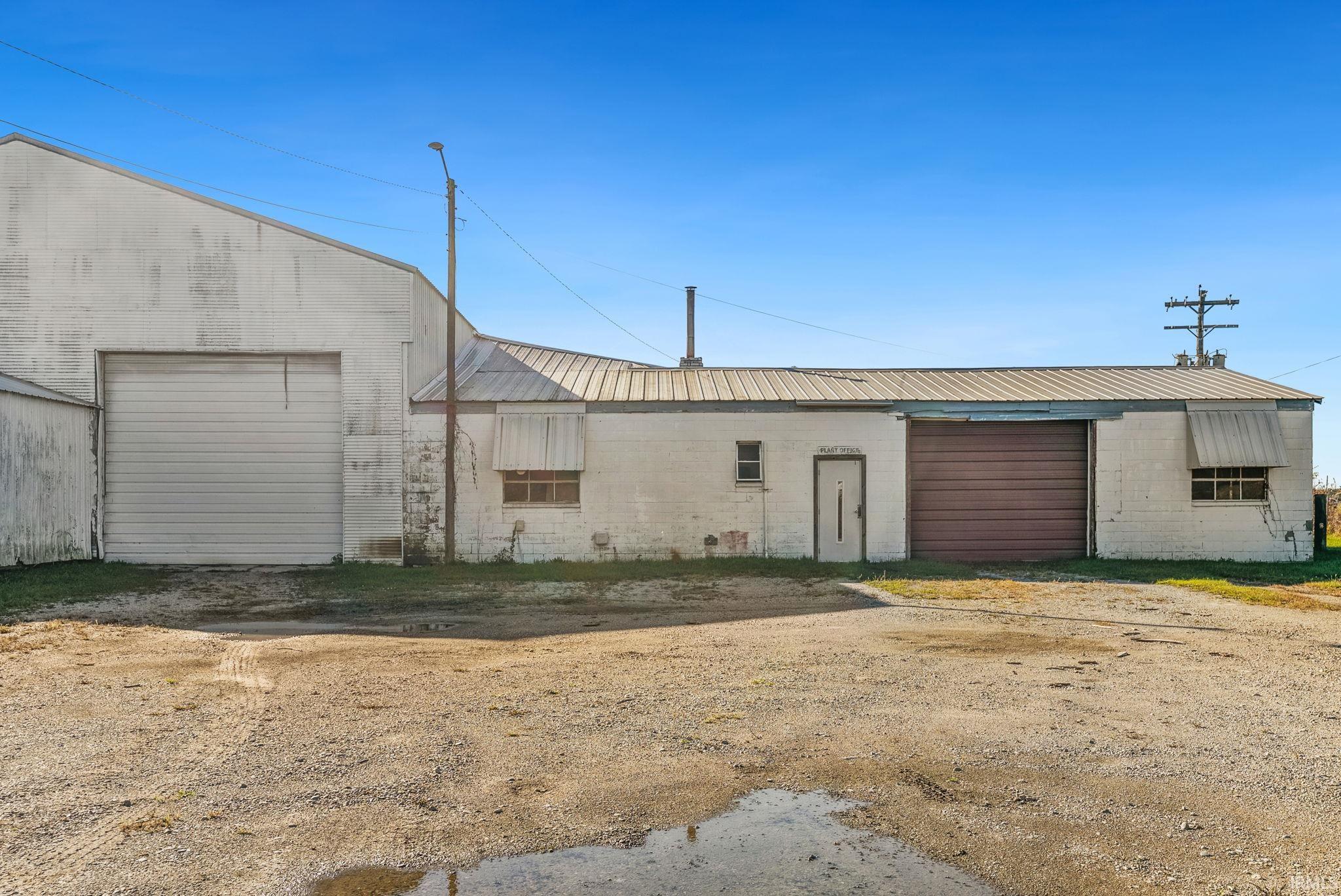 7878 W Old Road 30