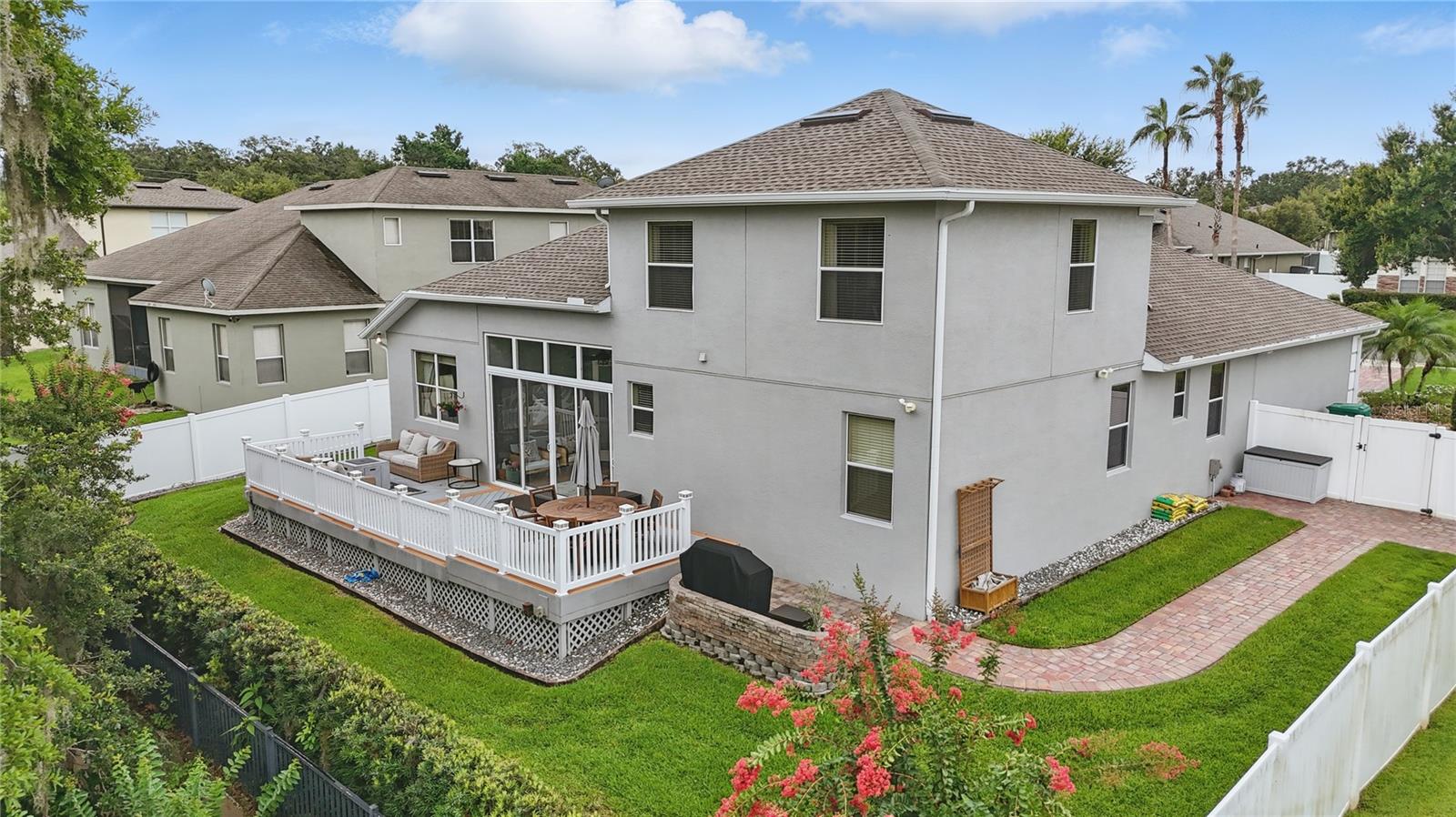 405 COURTLEA PARK DR