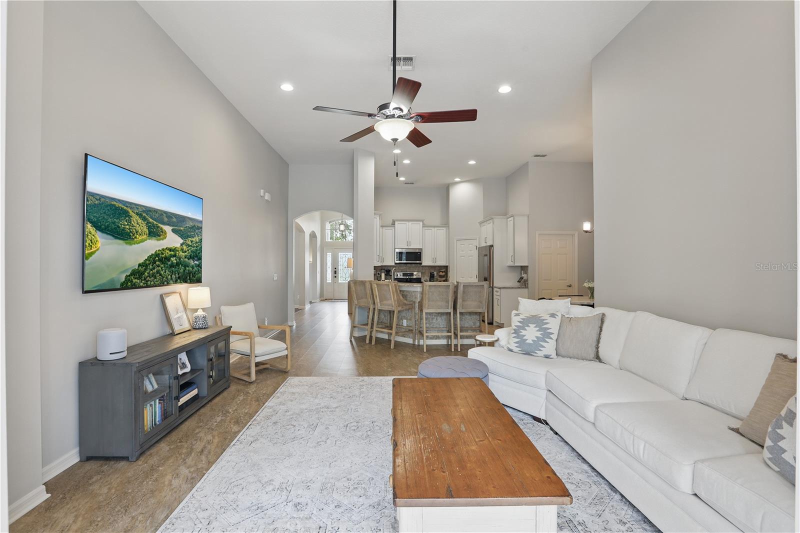 405 COURTLEA PARK DR