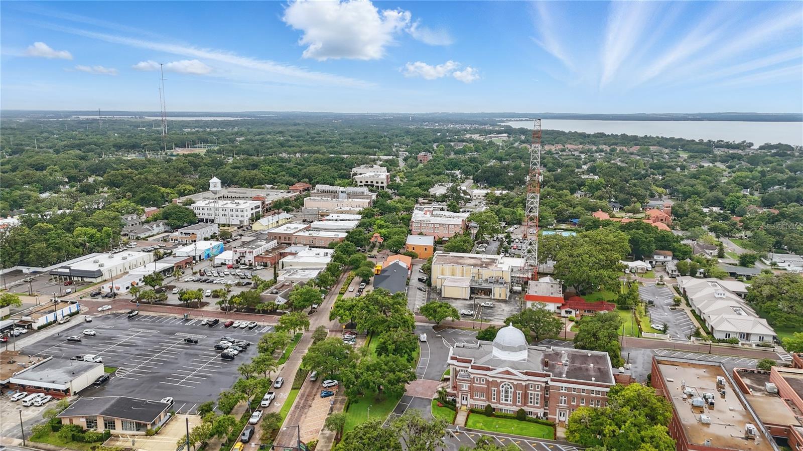 405 COURTLEA PARK DR