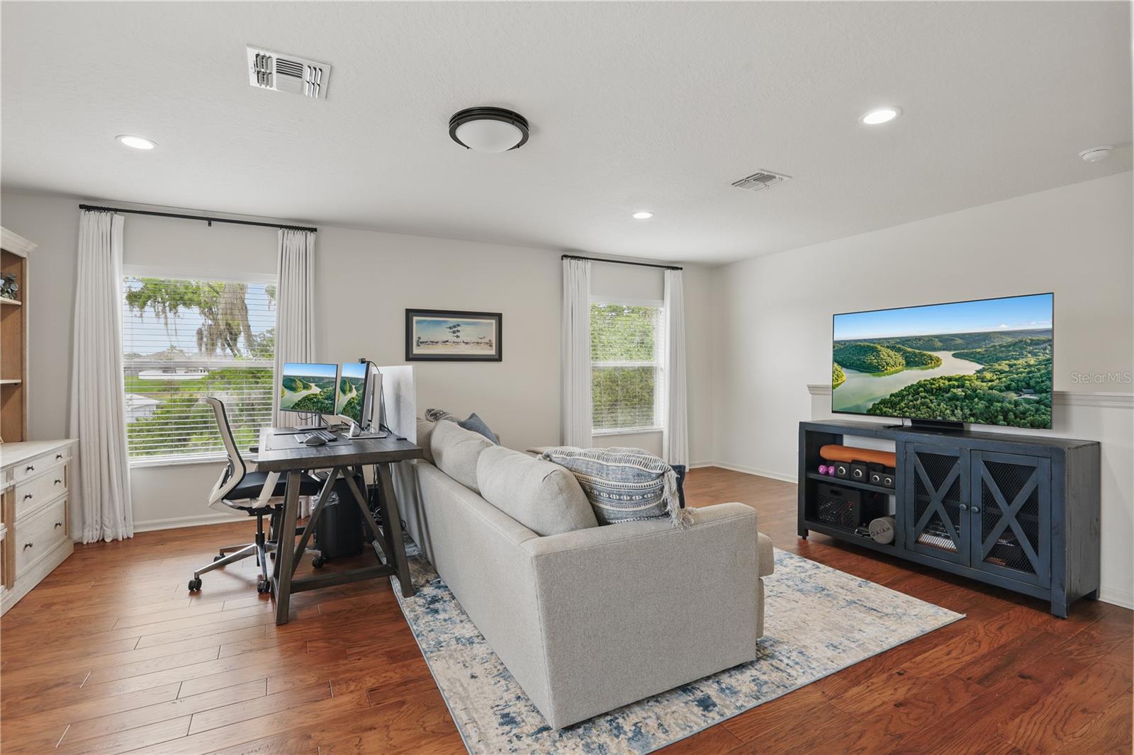 405 COURTLEA PARK DR