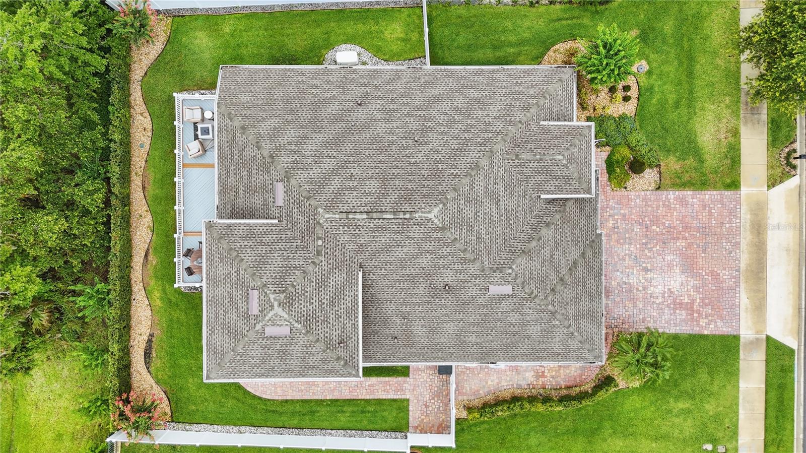 405 COURTLEA PARK DR