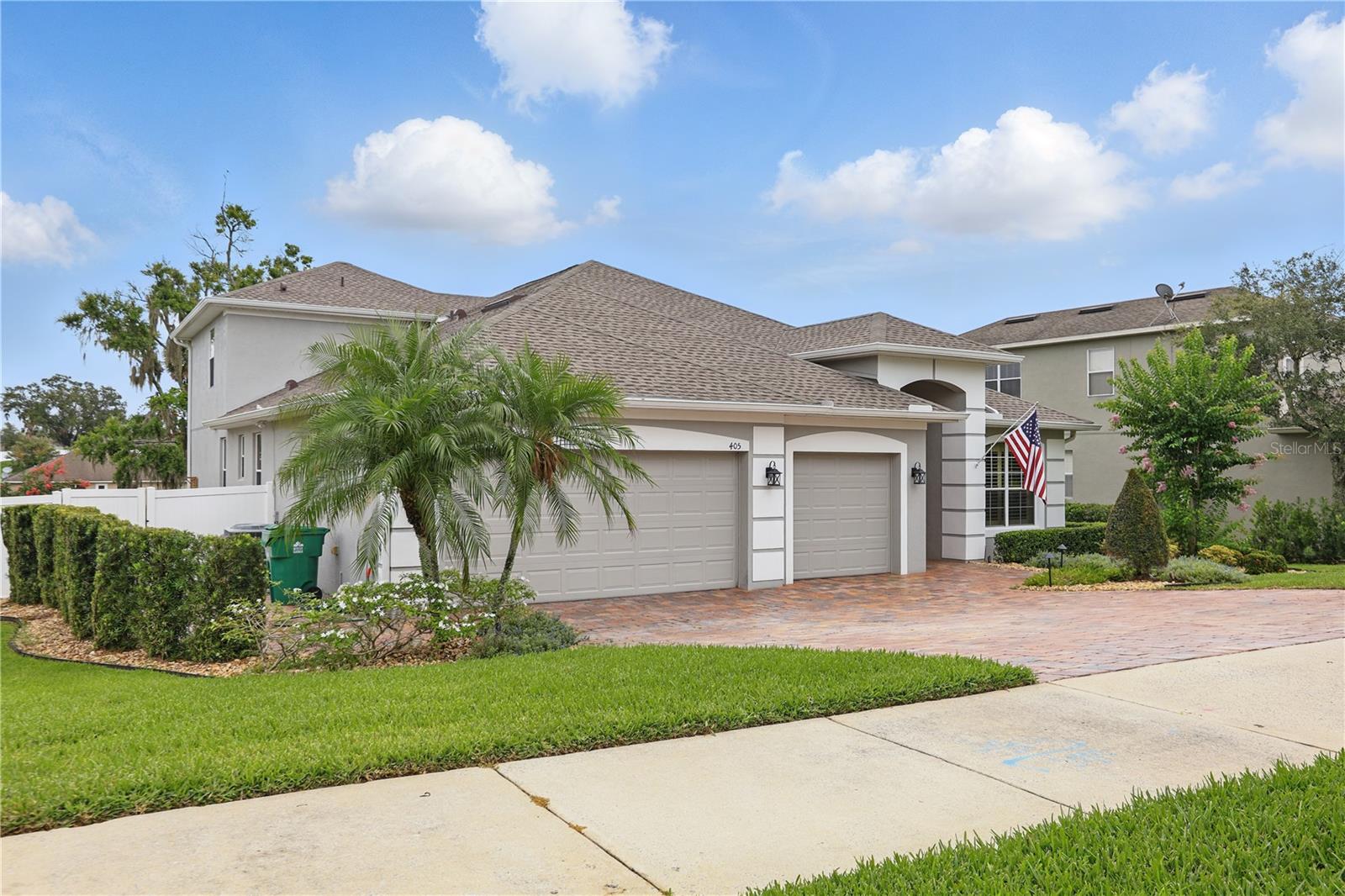 405 COURTLEA PARK DR