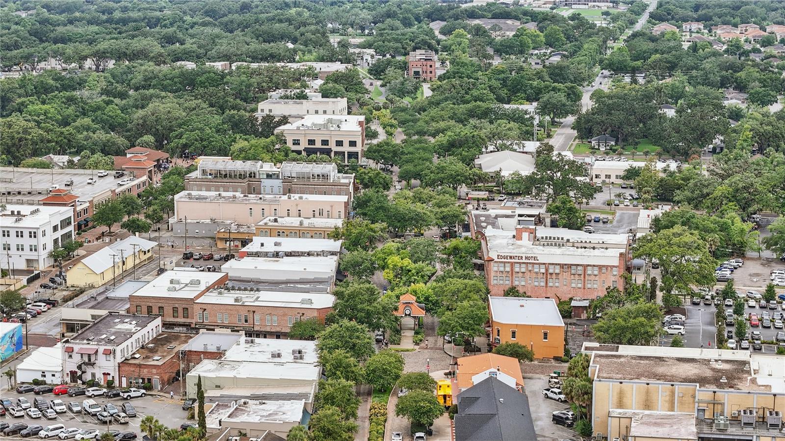 405 COURTLEA PARK DR