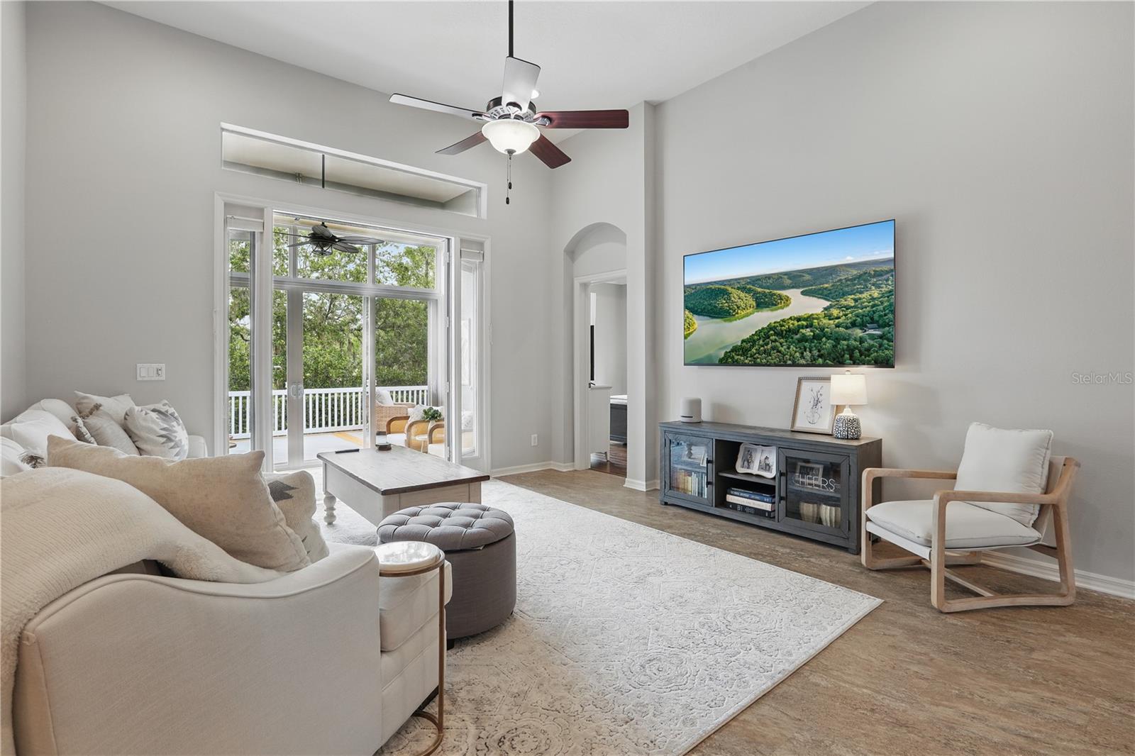 405 COURTLEA PARK DR