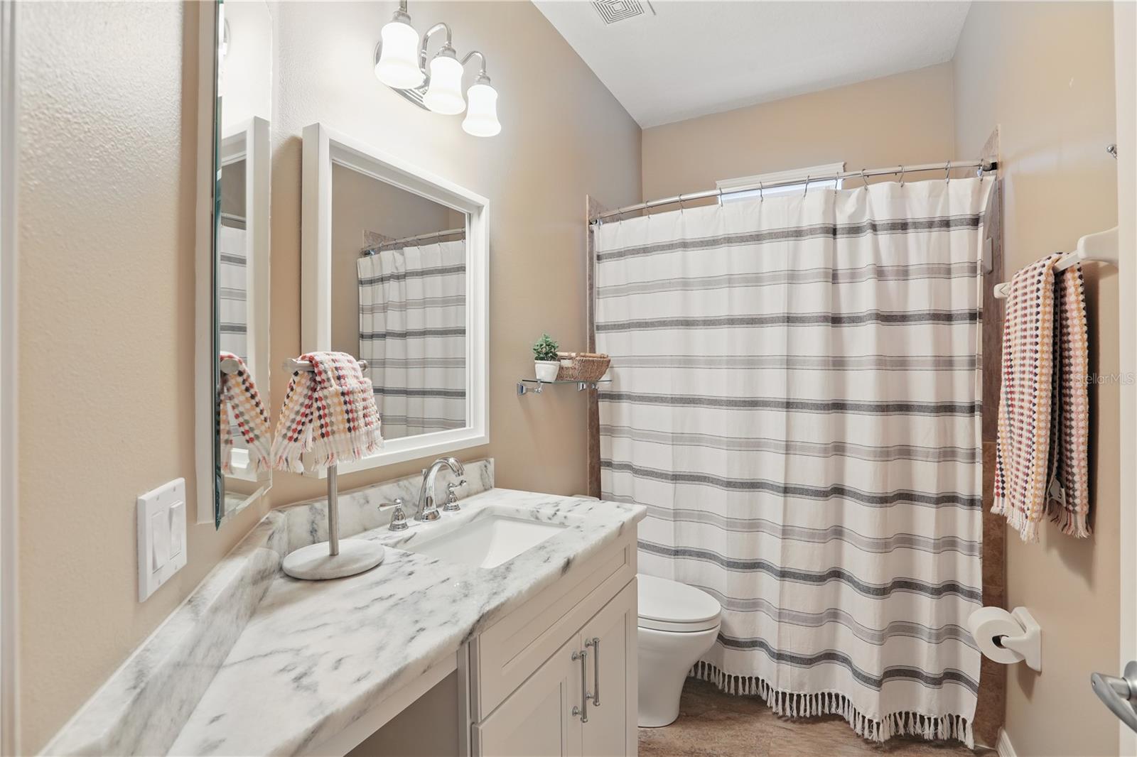 405 COURTLEA PARK DR