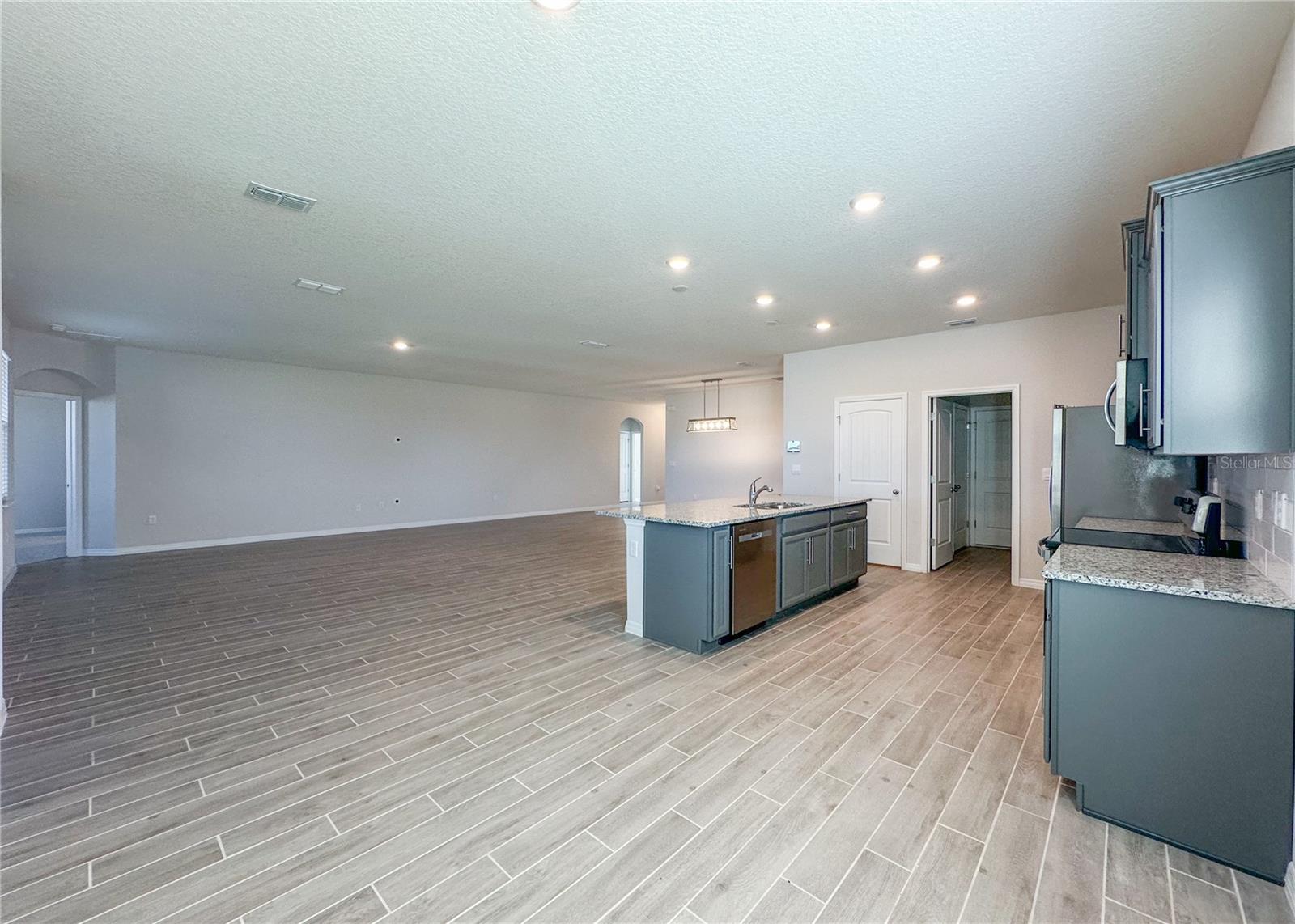 14413 BAYUK WAY