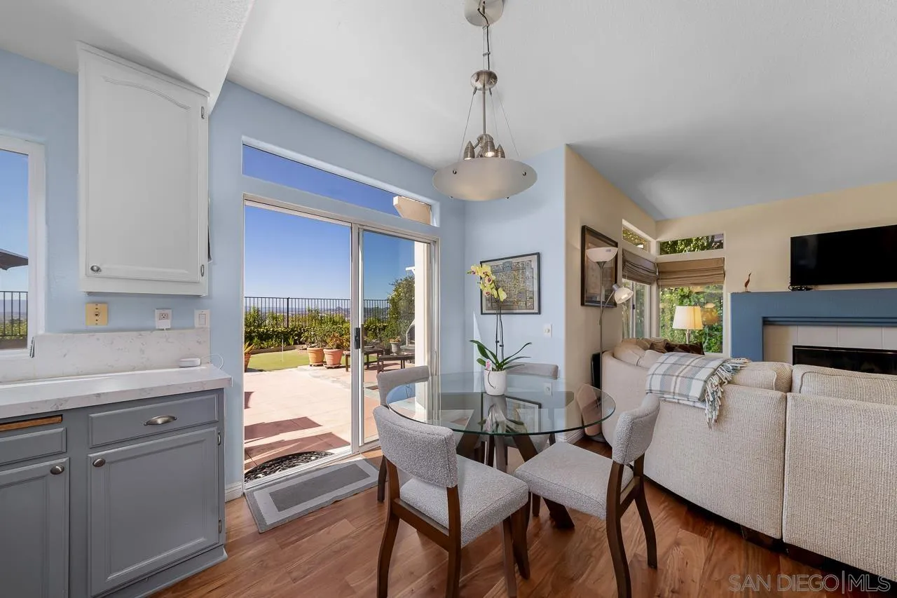 5114 Bella Collina St