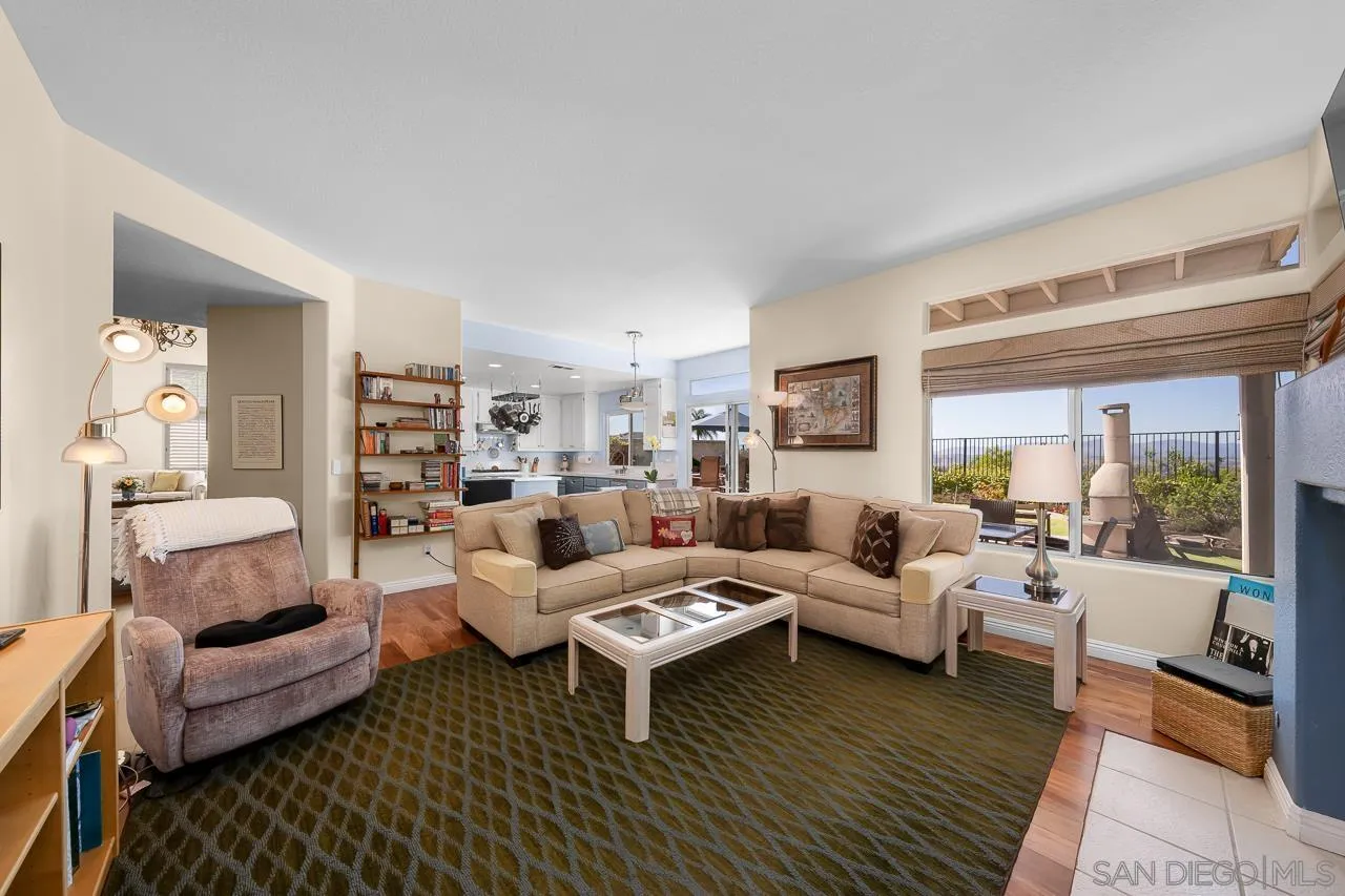 5114 Bella Collina St