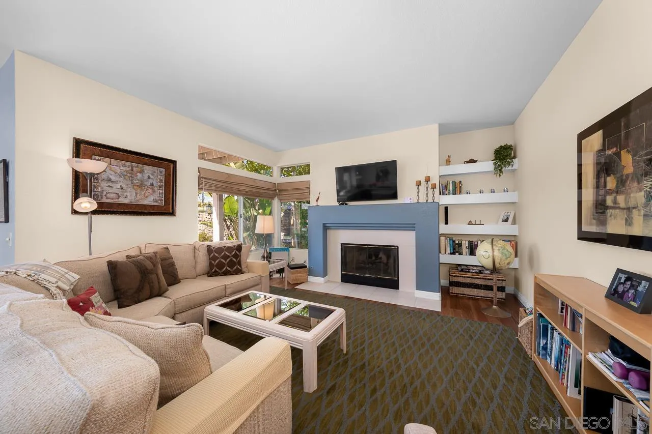 5114 Bella Collina St