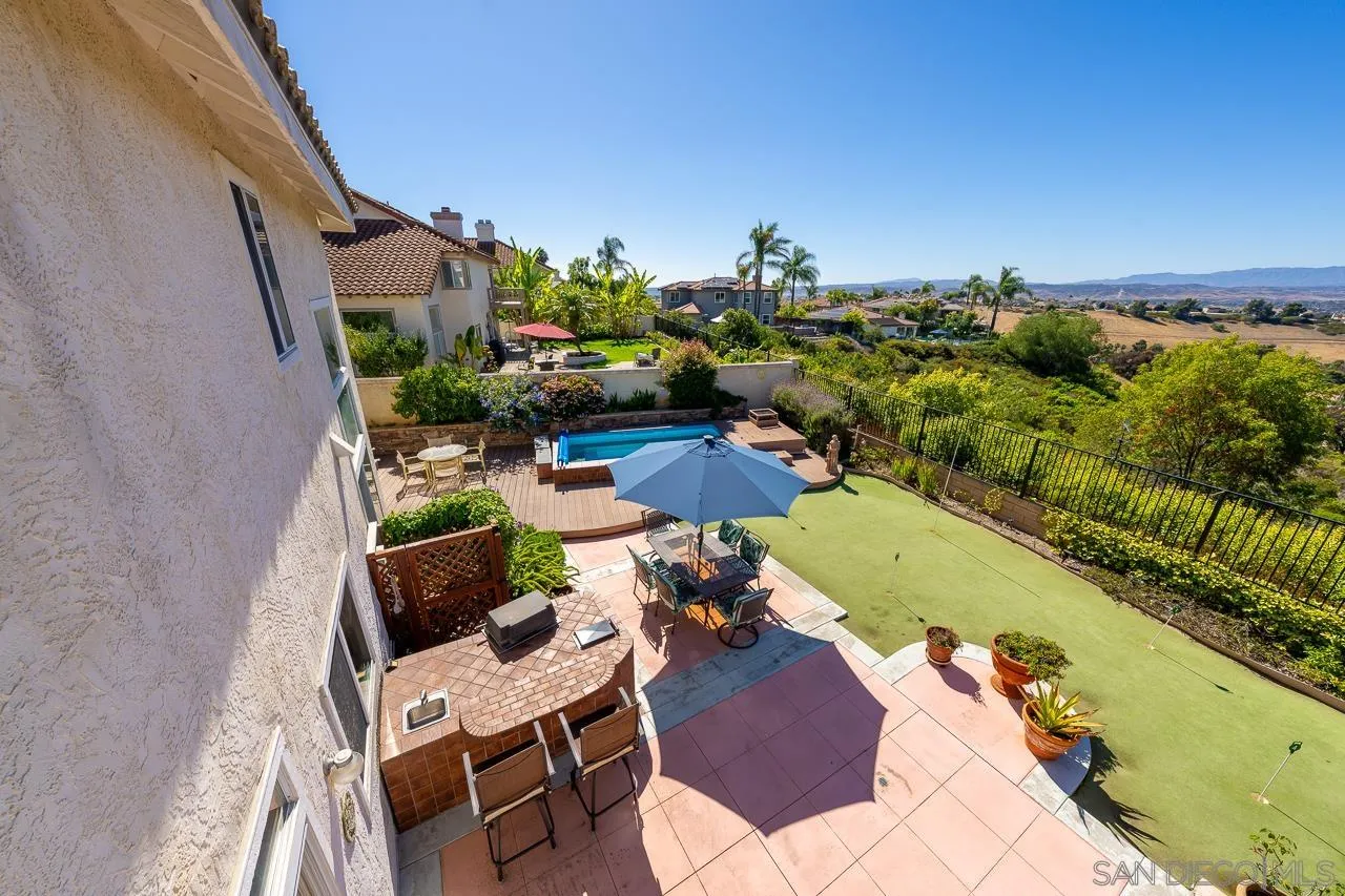 5114 Bella Collina St