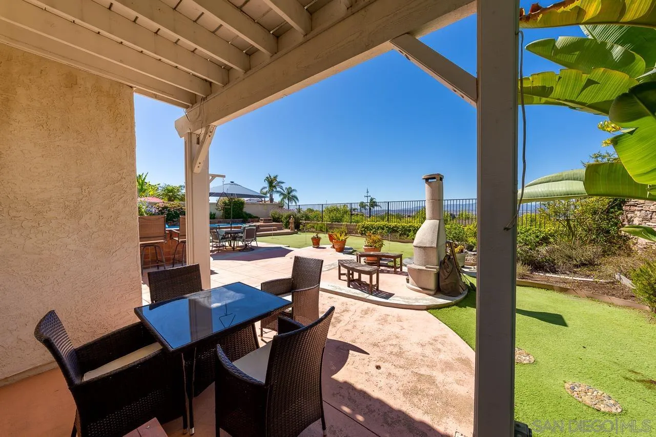 5114 Bella Collina St