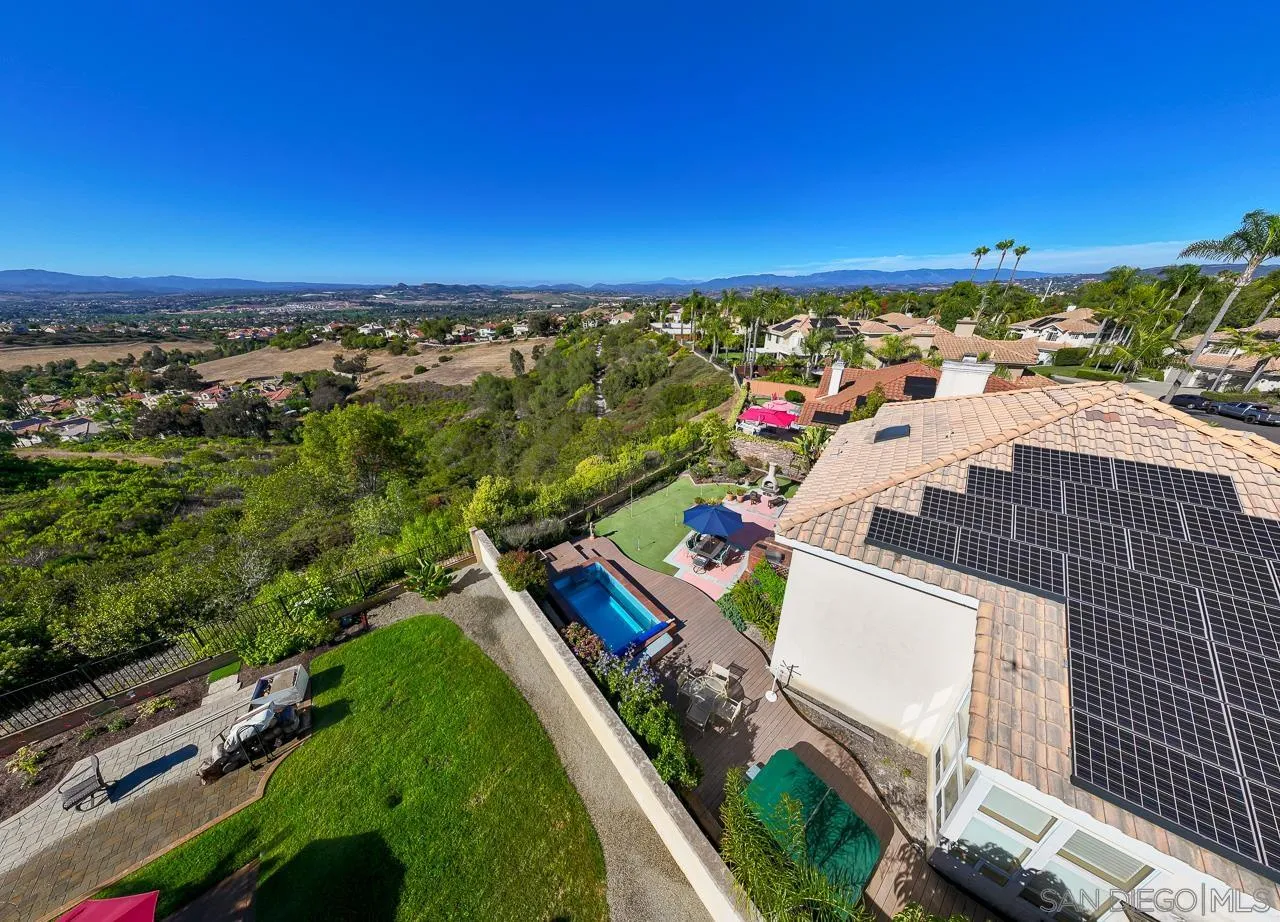 5114 Bella Collina St