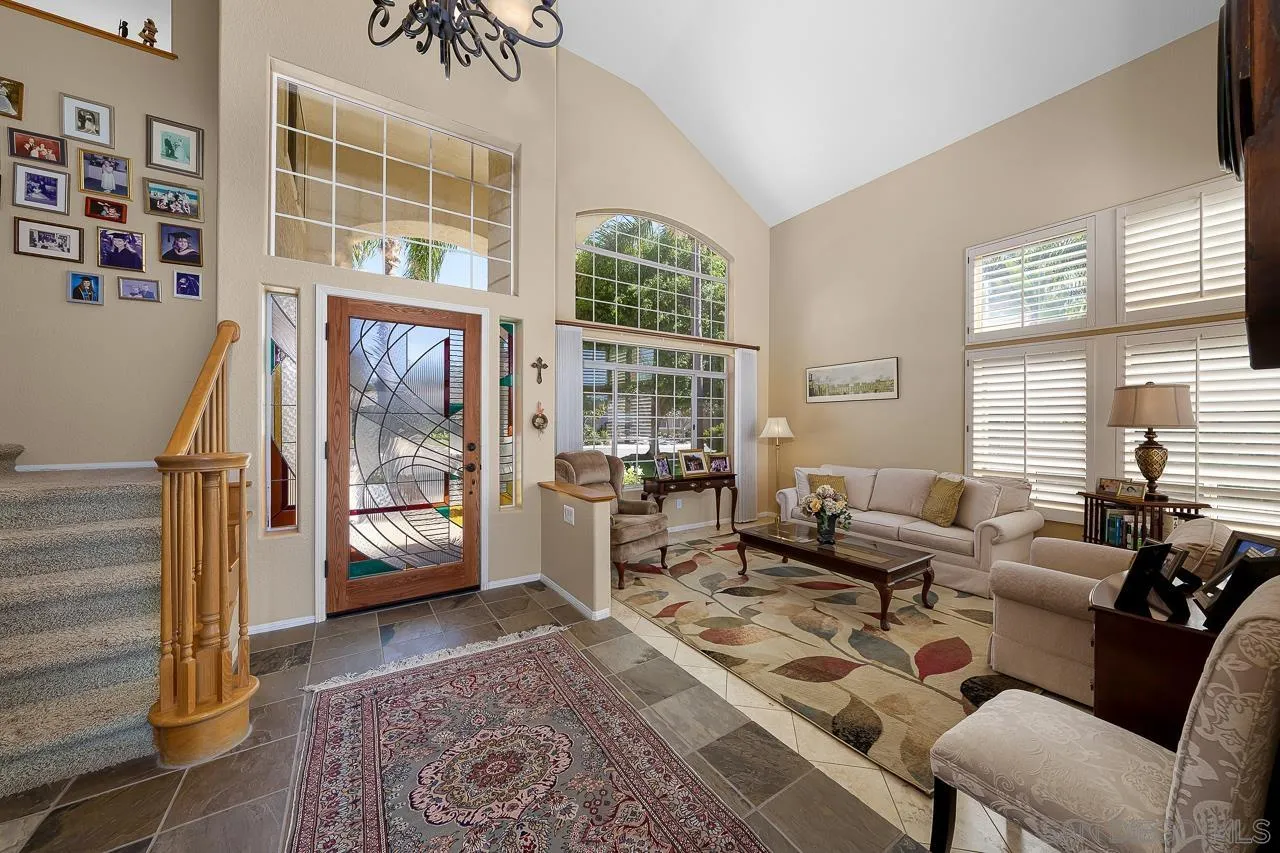 5114 Bella Collina St