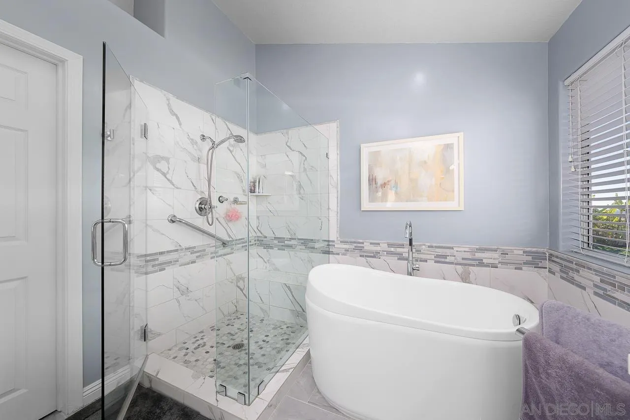 5114 Bella Collina St