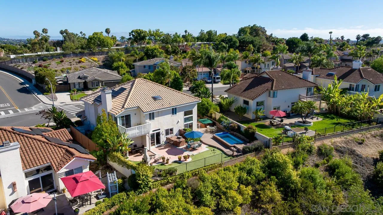 5114 Bella Collina St