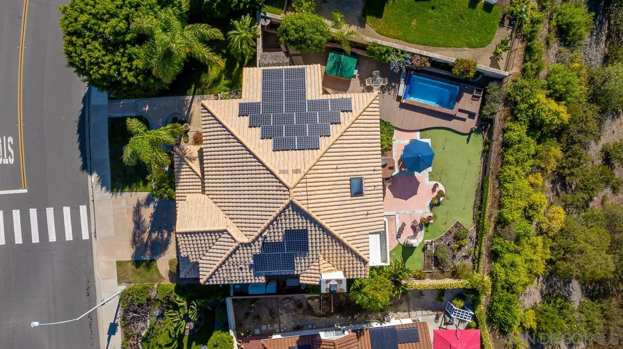 5114 Bella Collina St