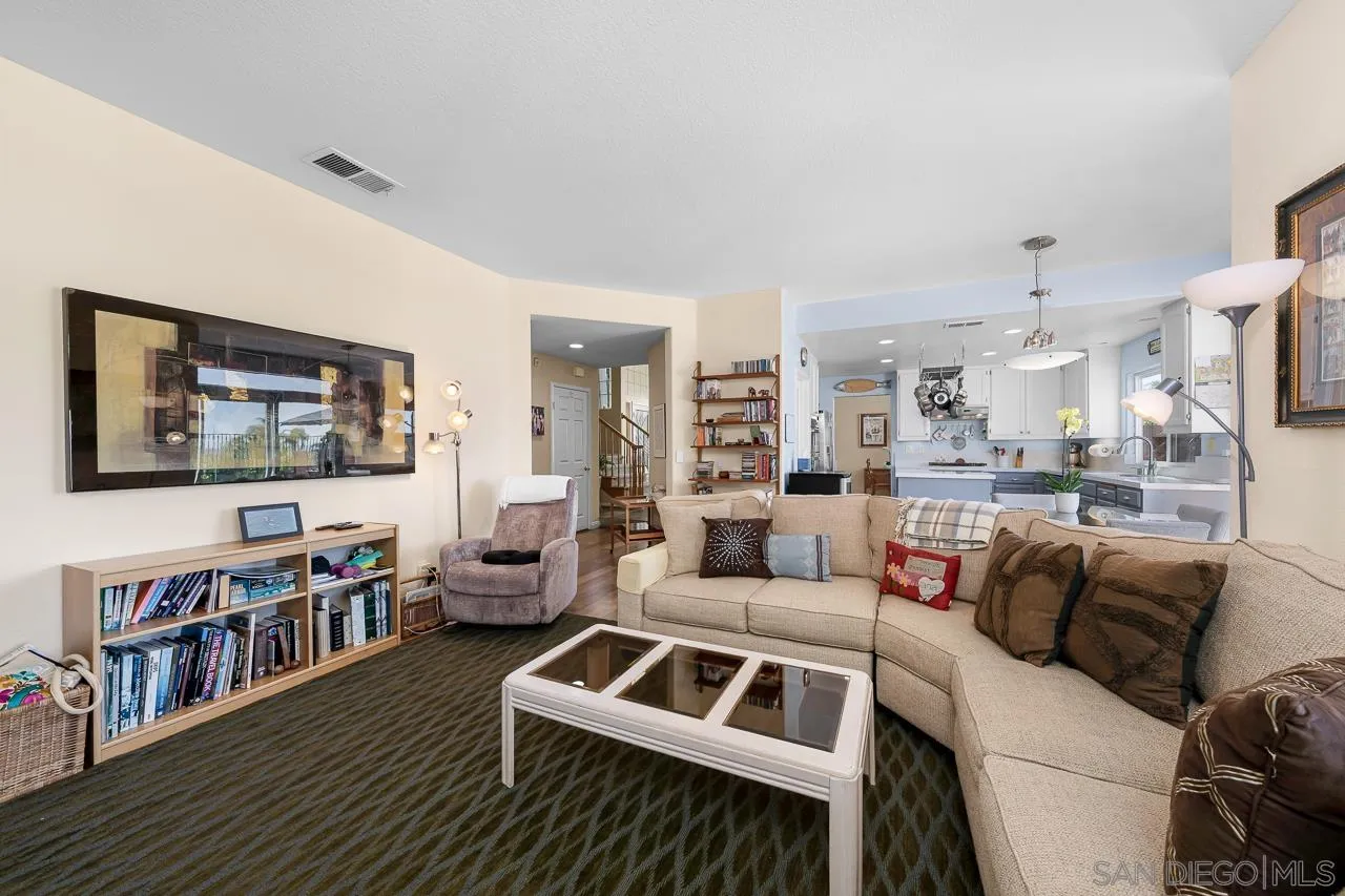 5114 Bella Collina St