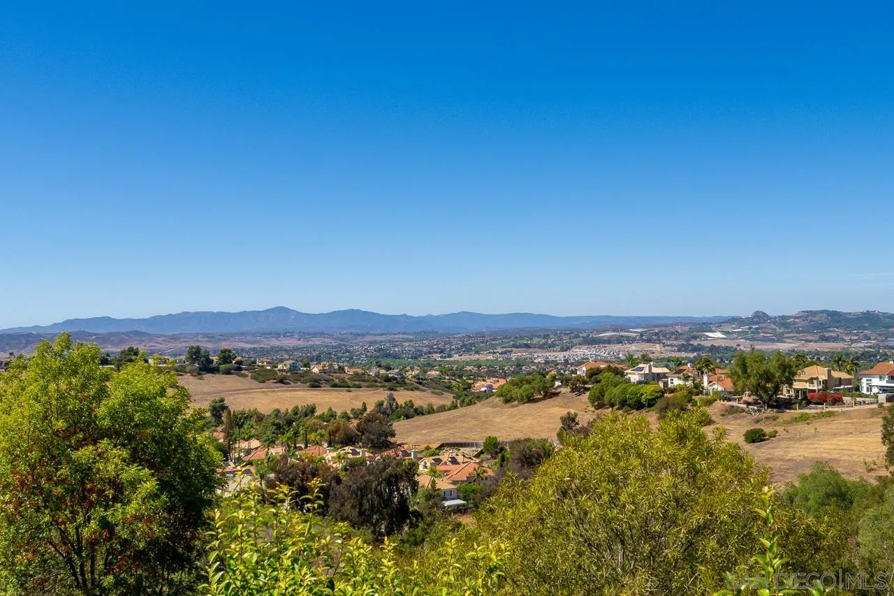 5114 Bella Collina St