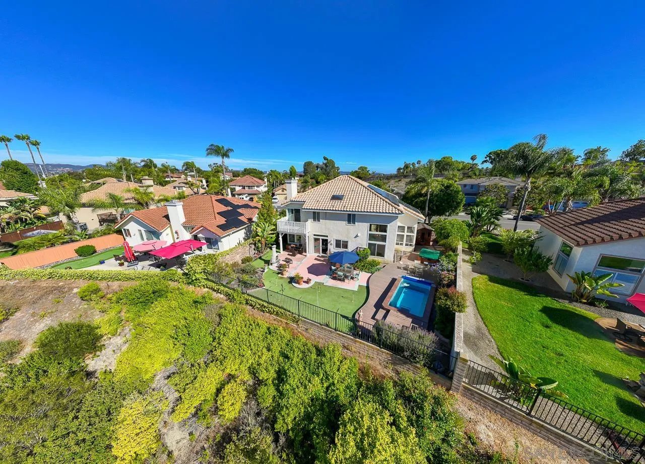 5114 Bella Collina St