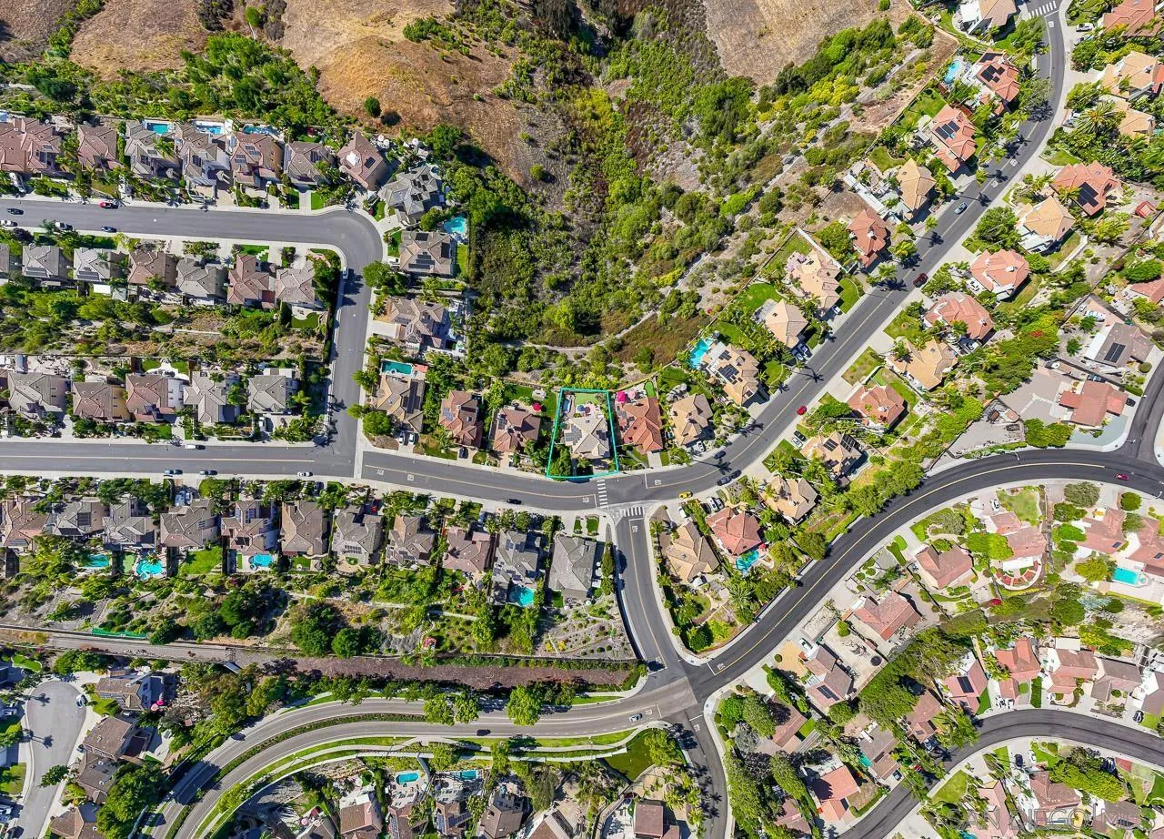 5114 Bella Collina St