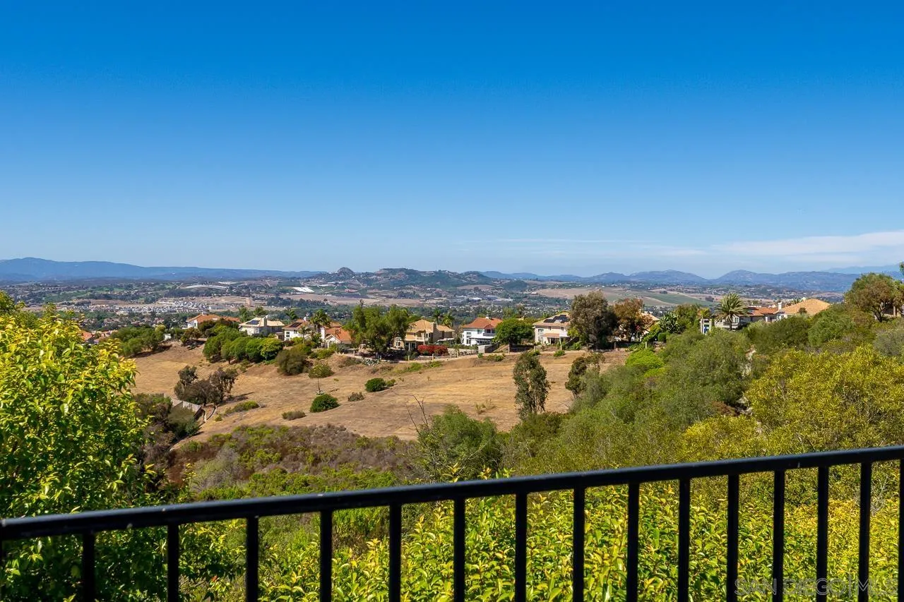 5114 Bella Collina St