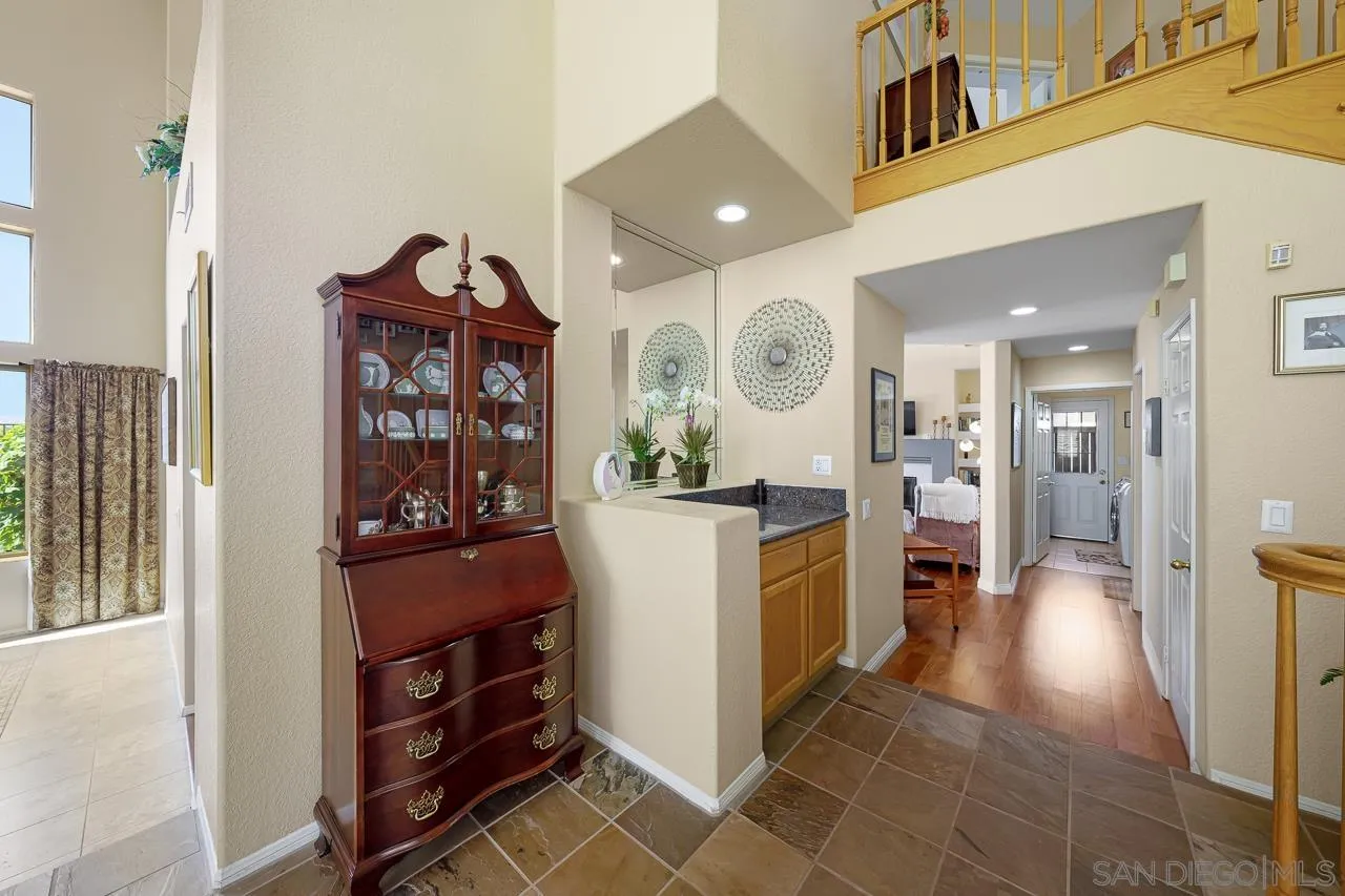 5114 Bella Collina St