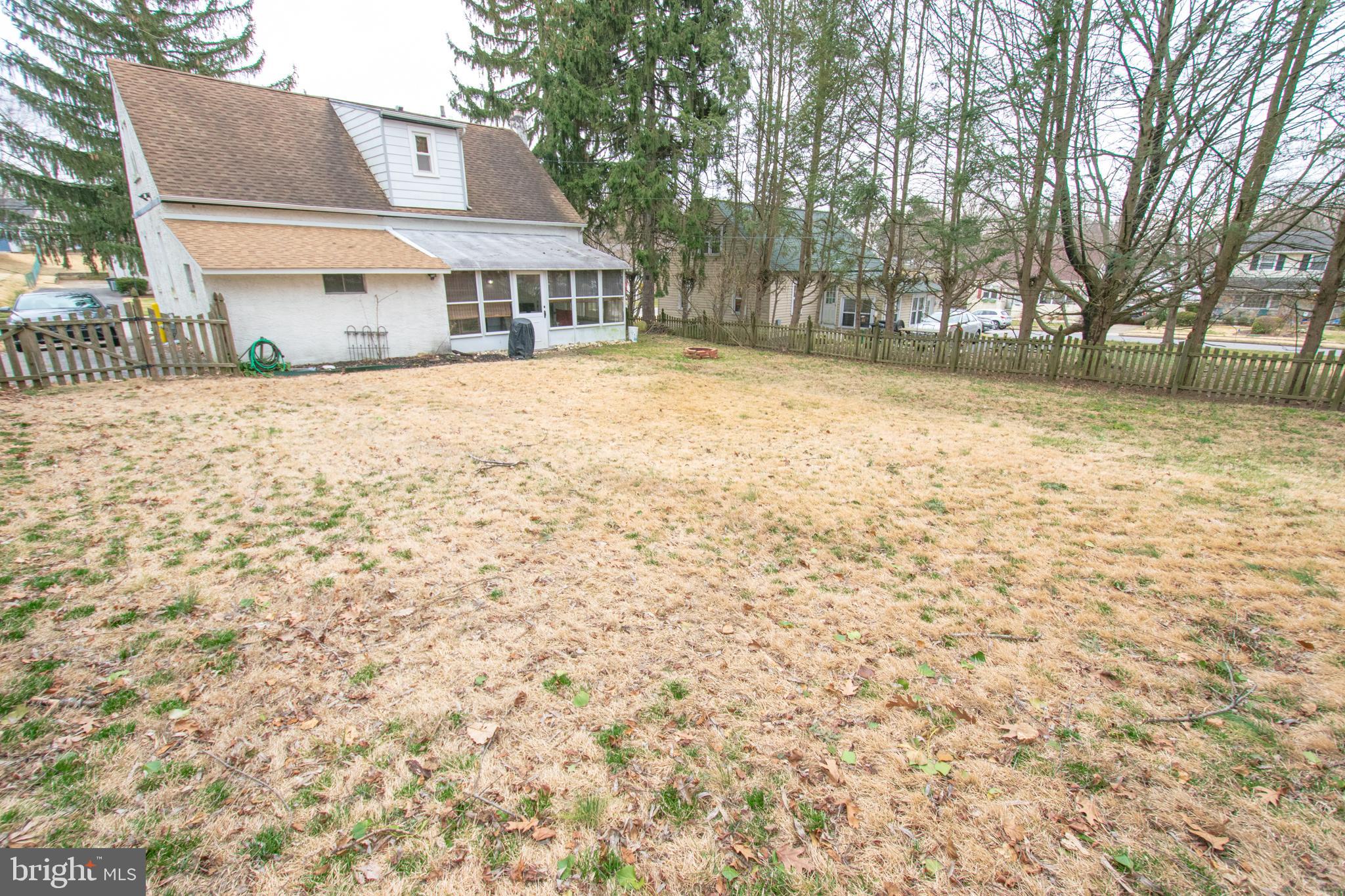 338 W BROOKHAVEN ROAD