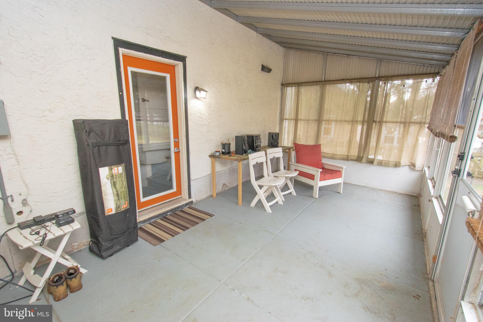 338 W BROOKHAVEN ROAD
