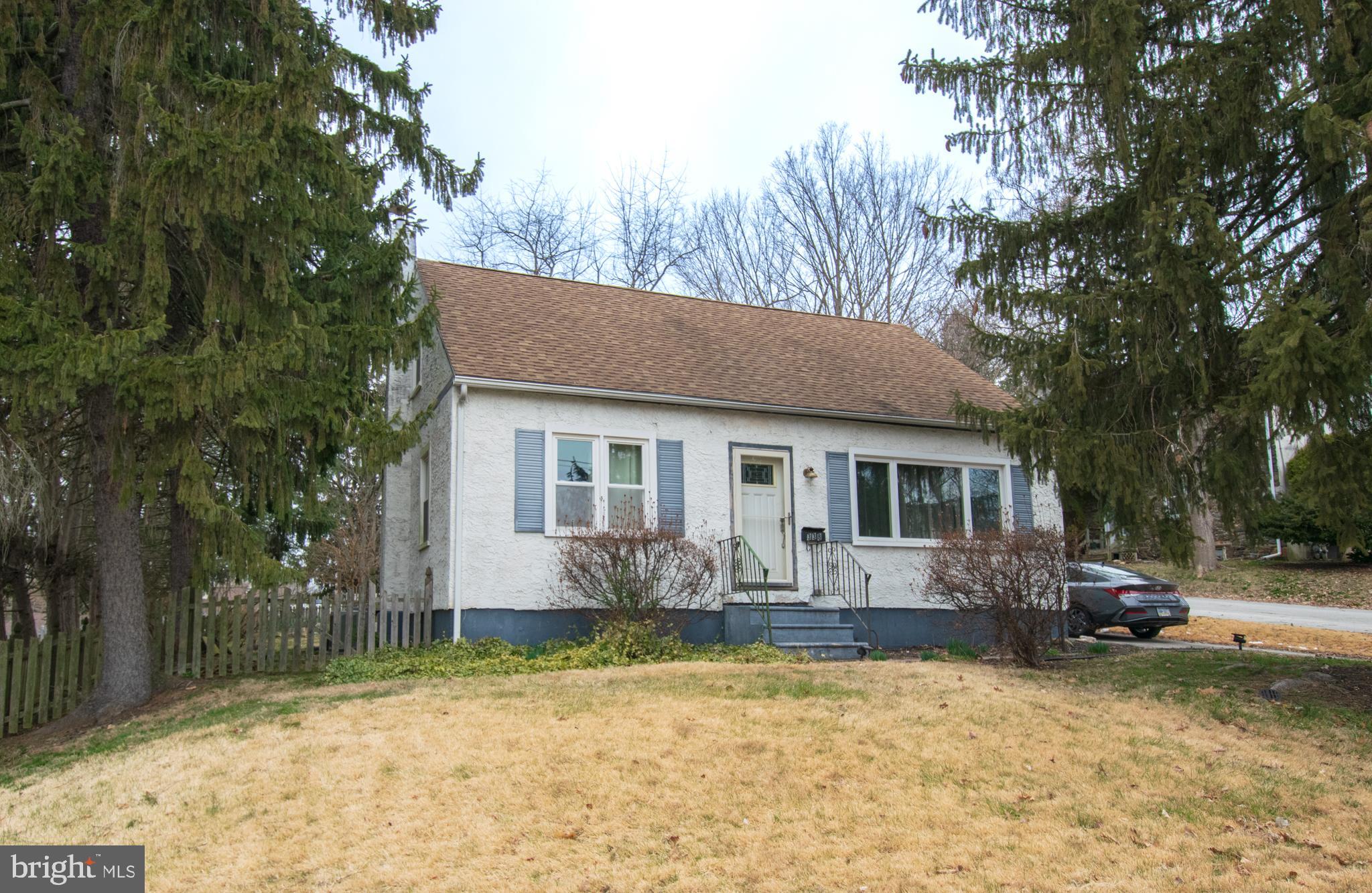 338 W BROOKHAVEN ROAD