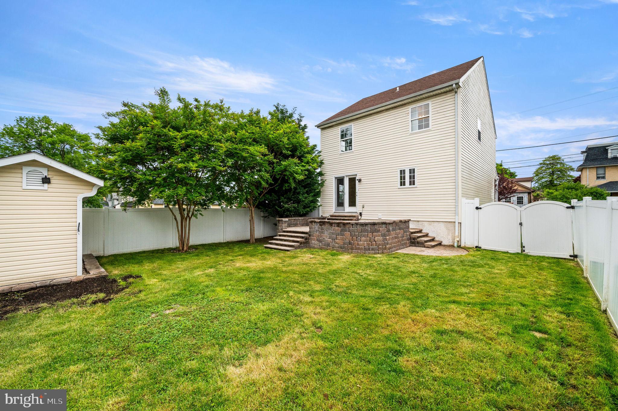 609 FOLSOM AVENUE