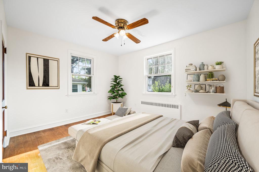 218 E ROLAND ROAD