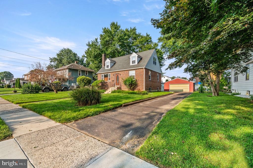218 E ROLAND ROAD