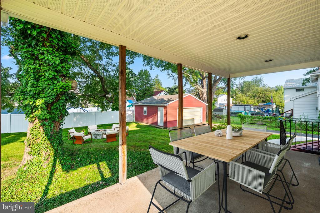 218 E ROLAND ROAD
