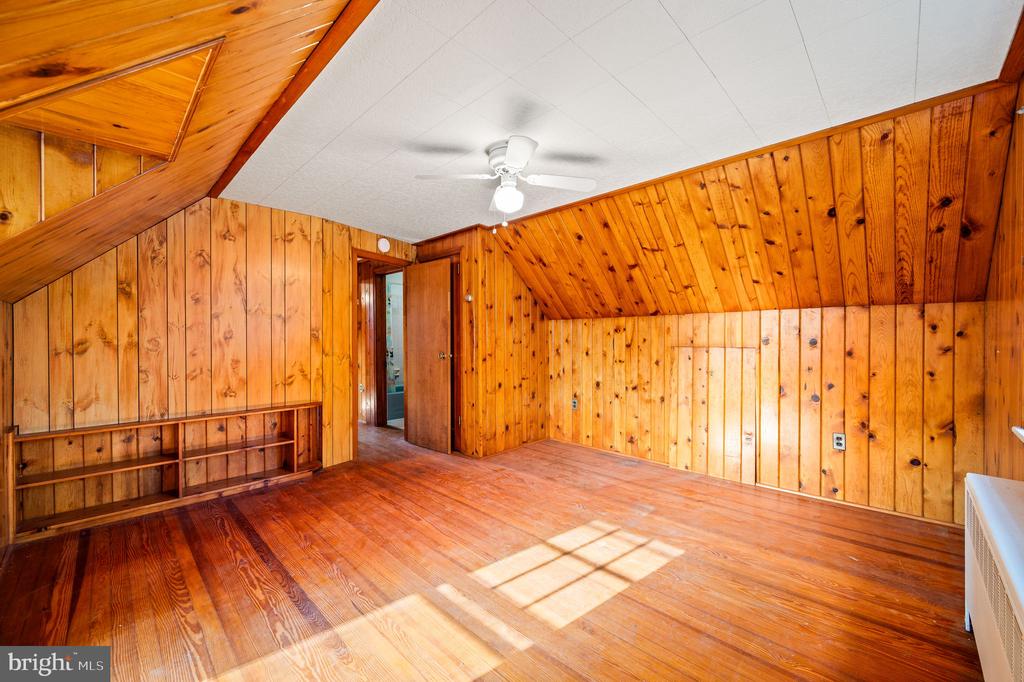 218 E ROLAND ROAD