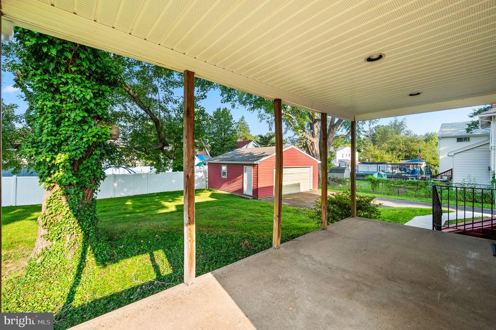 218 E ROLAND ROAD