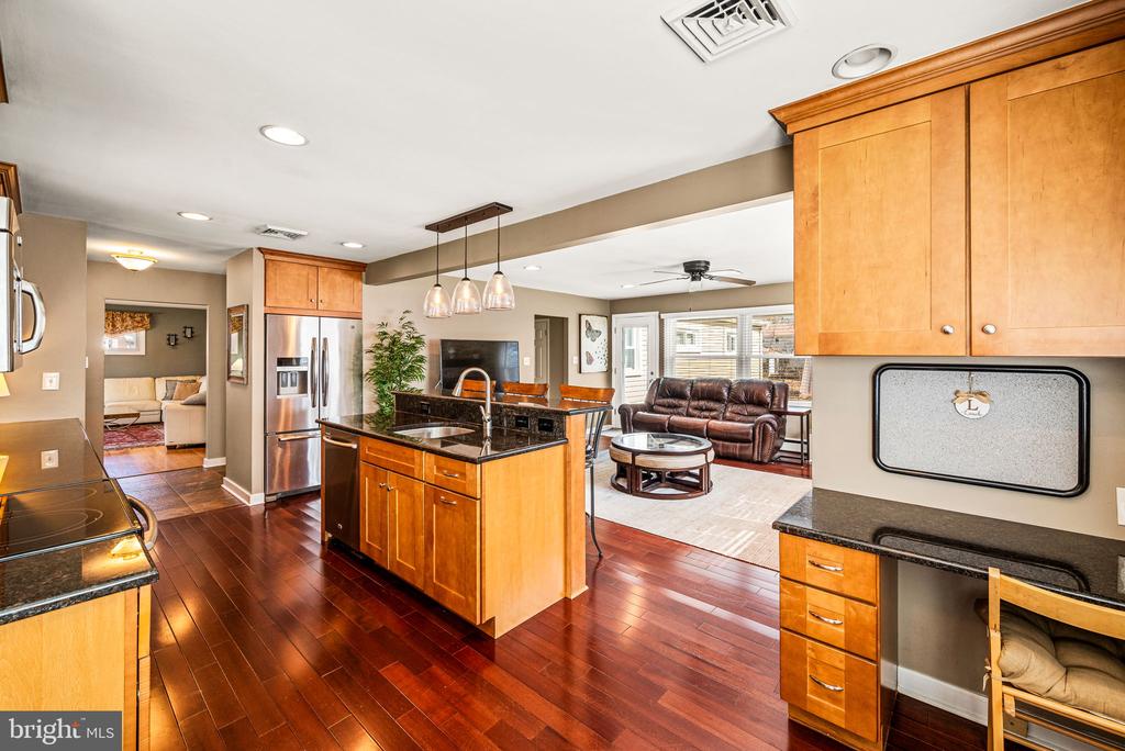 408 SCOTT LANE