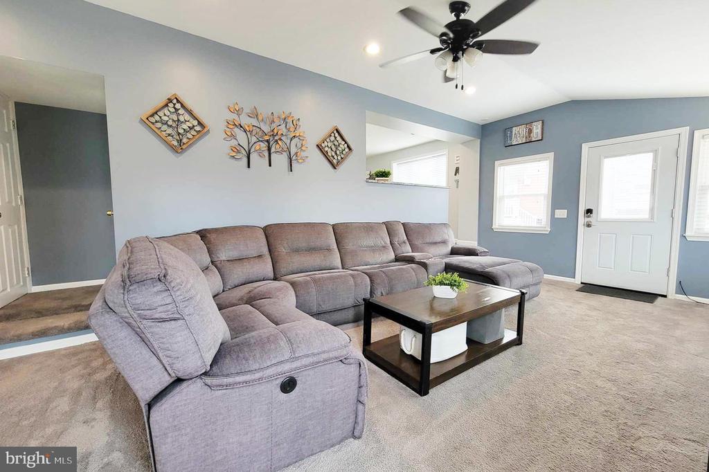 638 MAPLEWOOD ROAD