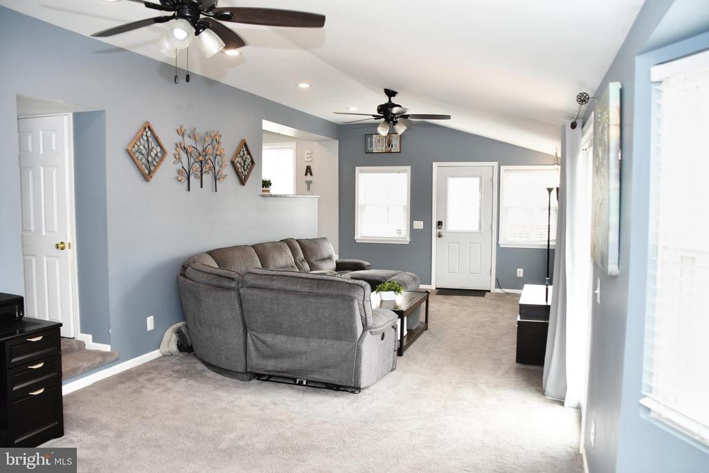 638 MAPLEWOOD ROAD
