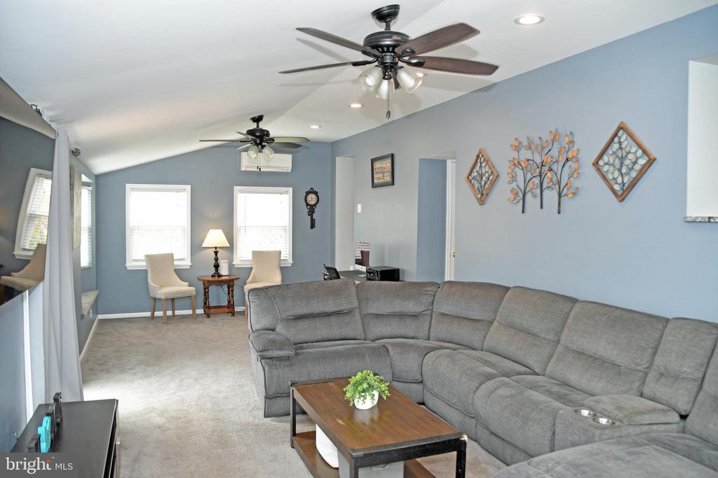638 MAPLEWOOD ROAD