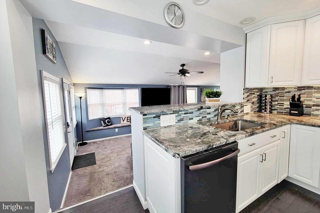 638 MAPLEWOOD ROAD