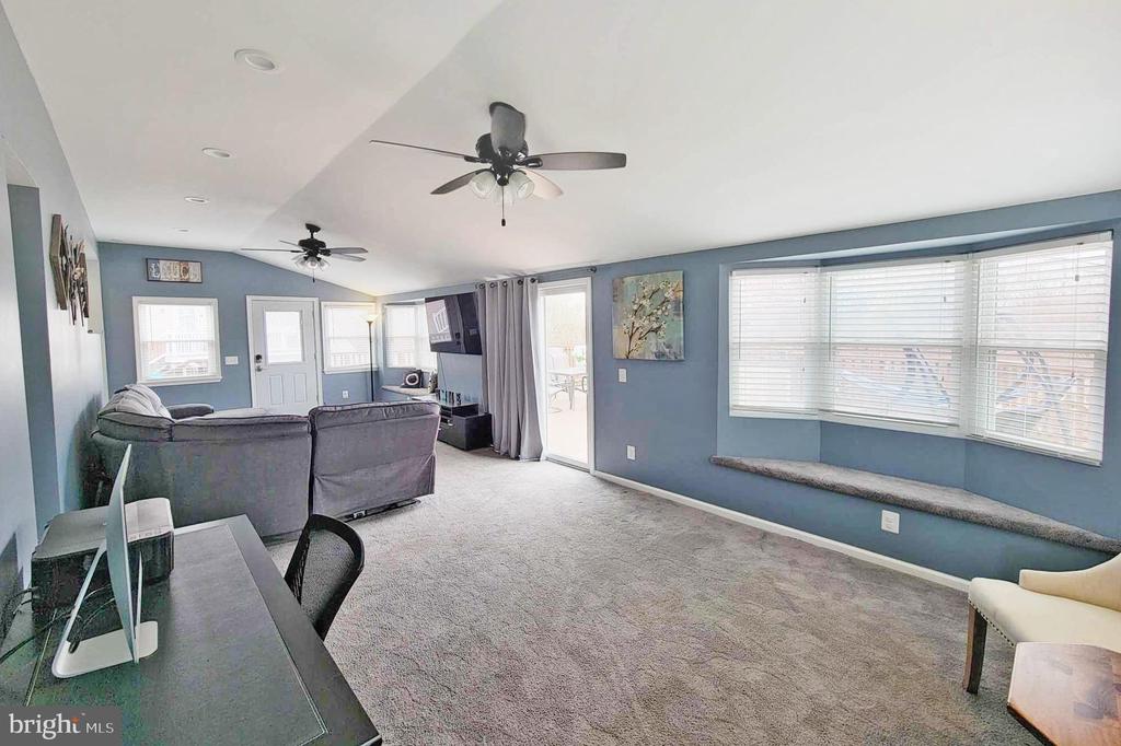 638 MAPLEWOOD ROAD
